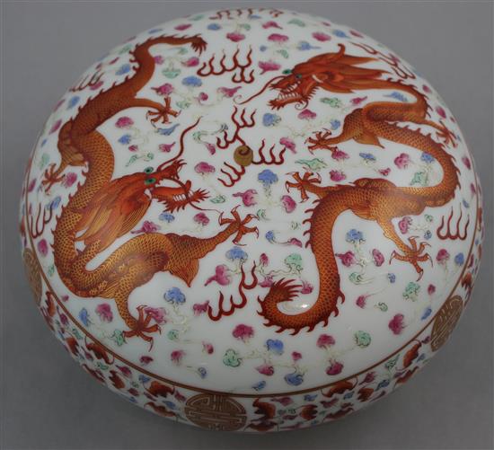 A Chinese famille rose dragon box and cover, Guangxu mark but later, 19.3cm